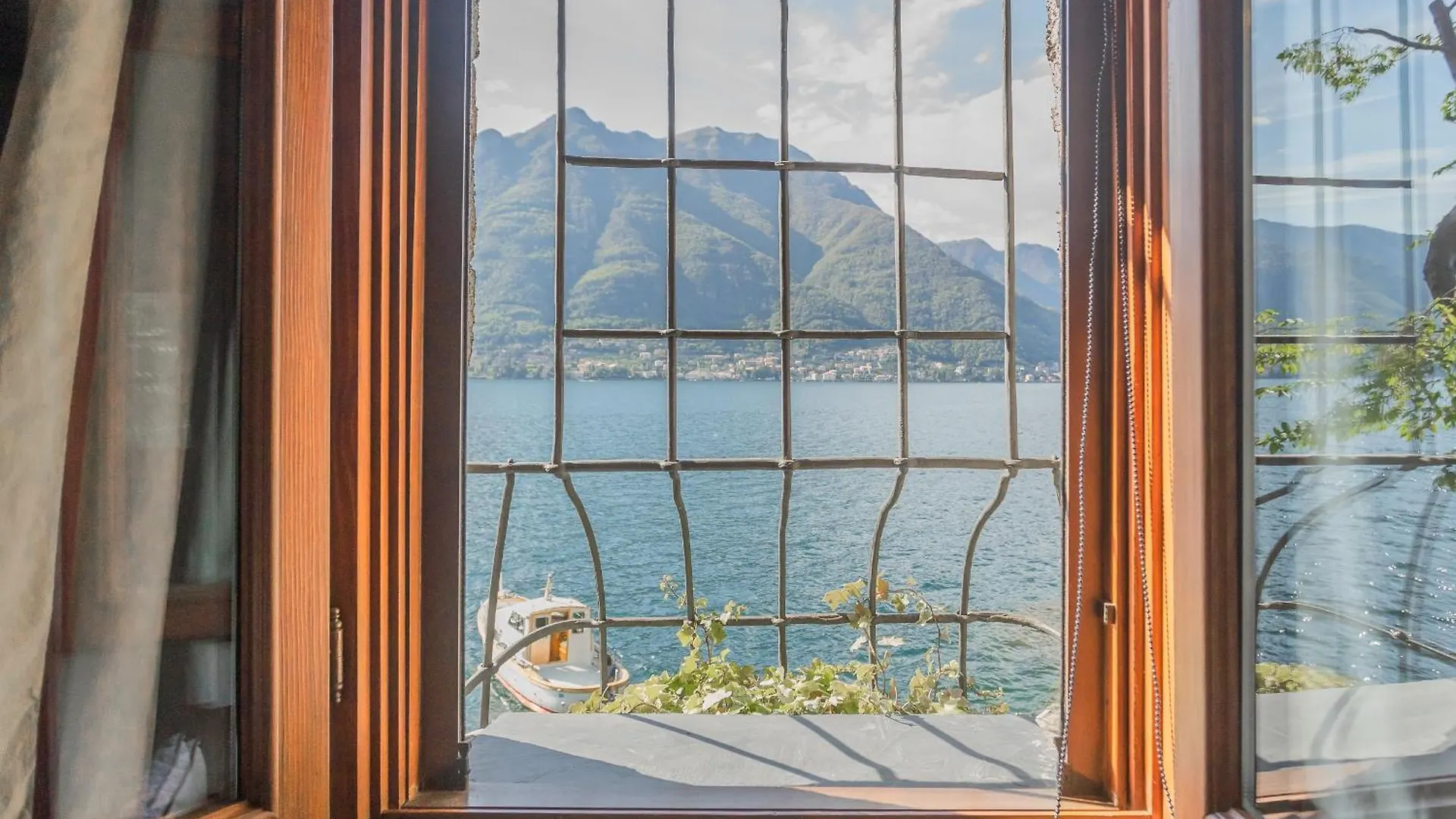 The Writer'S Nest Waterfront Villa By Rent All Como Faggeto Lario Italy