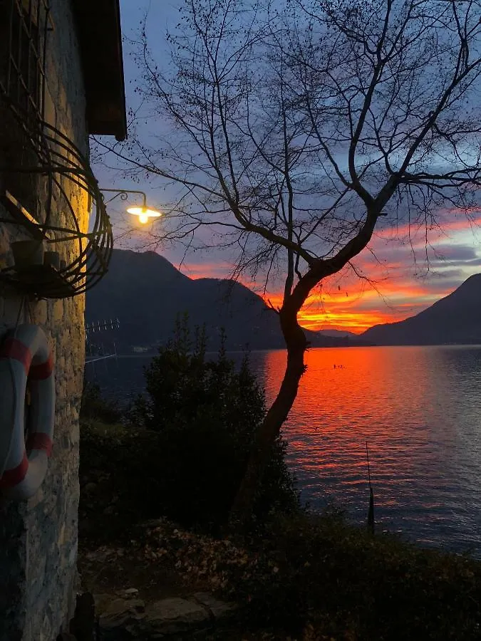 The Writer'S Nest Waterfront Villa By Rent All Como Faggeto Lario