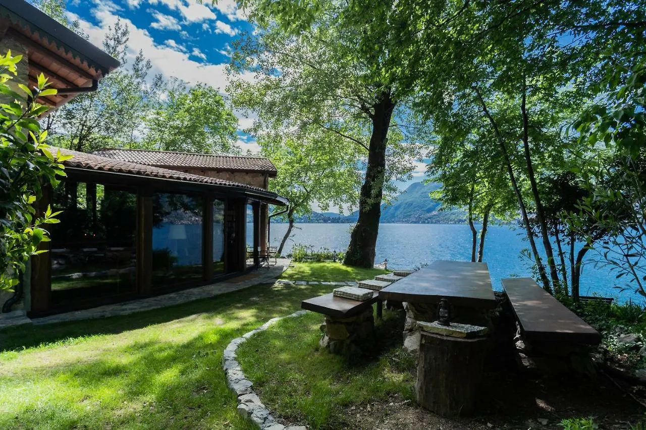 The Writer'S Nest Waterfront Villa By Rent All Como Faggeto Lario 0*,