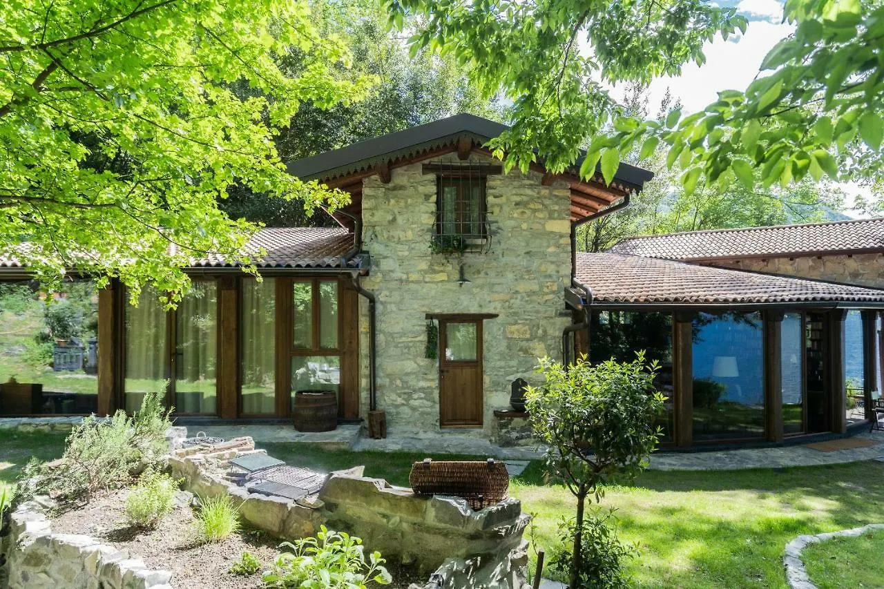 The Writer'S Nest Waterfront Villa By Rent All Como Faggeto Lario