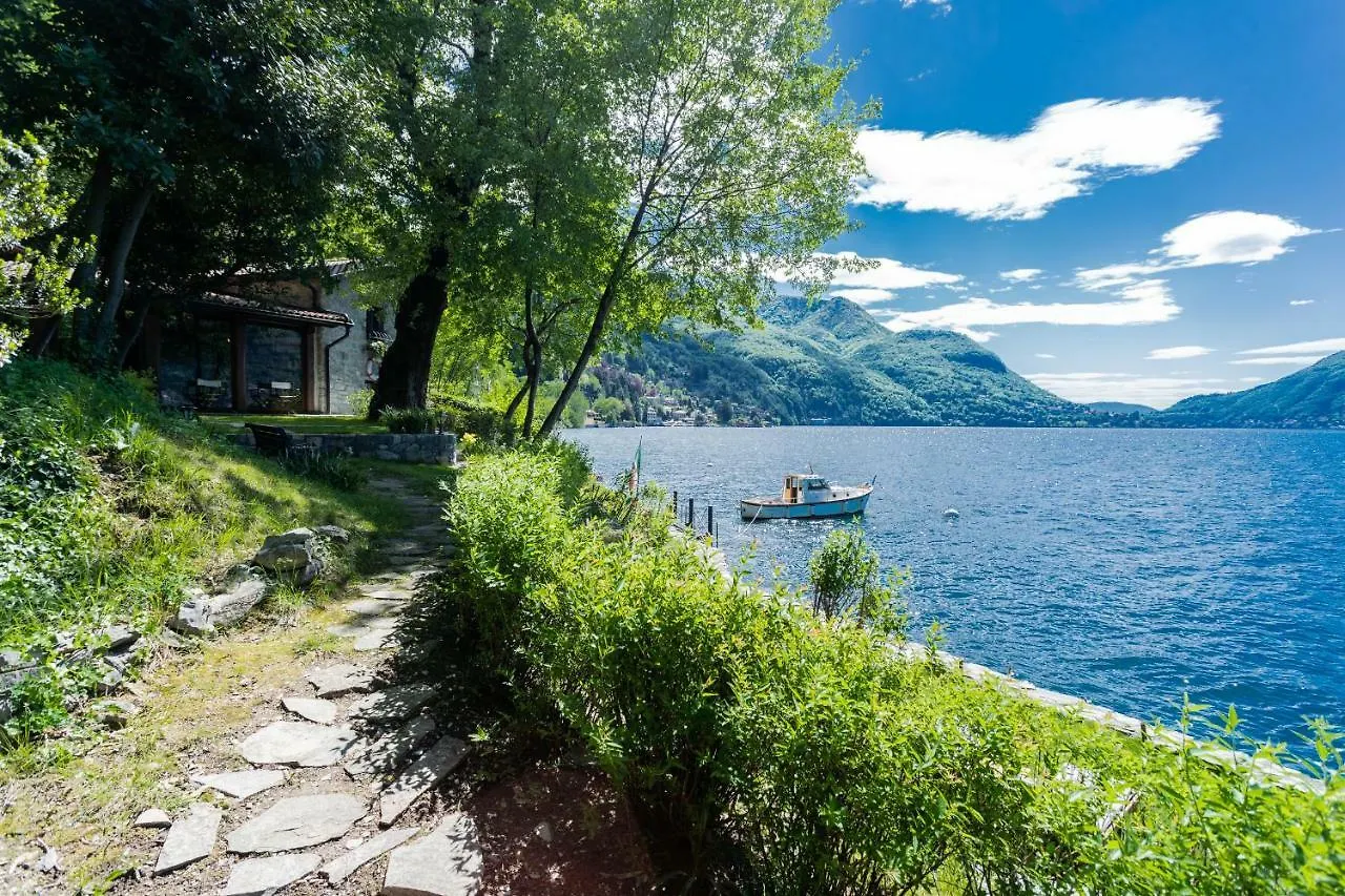 The Writer'S Nest Waterfront Villa By Rent All Como Faggeto Lario 0*,